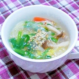 ニラ・白菜・春雨などの具だくさん中華スープ